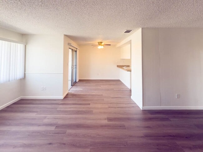 Building Photo - 2 BEDROOM 2 BATH CONDO IN GATED COMMUNITY ...