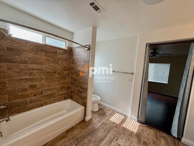 Building Photo - 732 Antiquity Dr