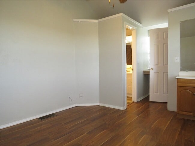 Building Photo - 4647 Bonnie Brae St