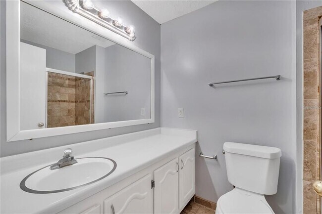 Building Photo - 542 Orange Dr