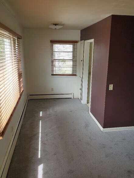 Building Photo - 1301 Jewel Ct