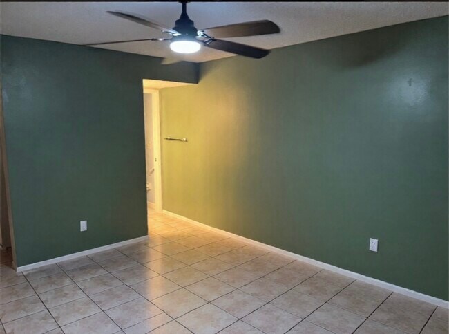 Building Photo - 1054 Lotus Cove Ct