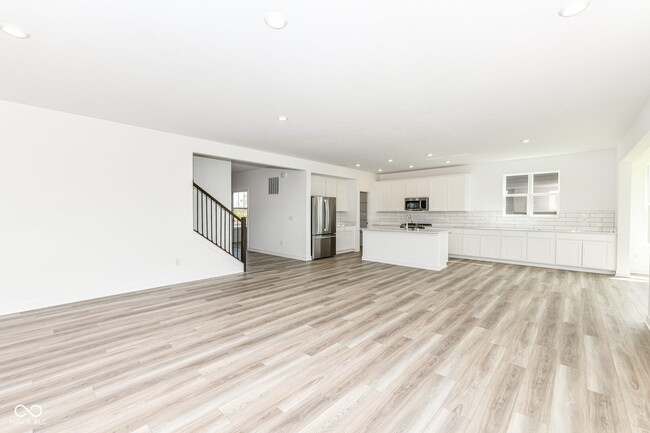 Building Photo - 5134 Golden Grv Dr