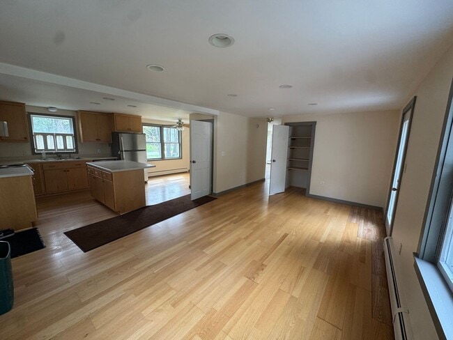 Building Photo - $3,500 5BD/2BA Single Family Home Scarborough - Available 6/1