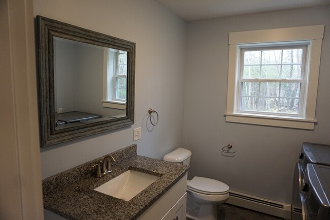 Building Photo - 18 Lilac Ln