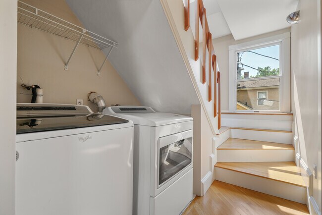 Building Photo - 259 Mt Auburn St