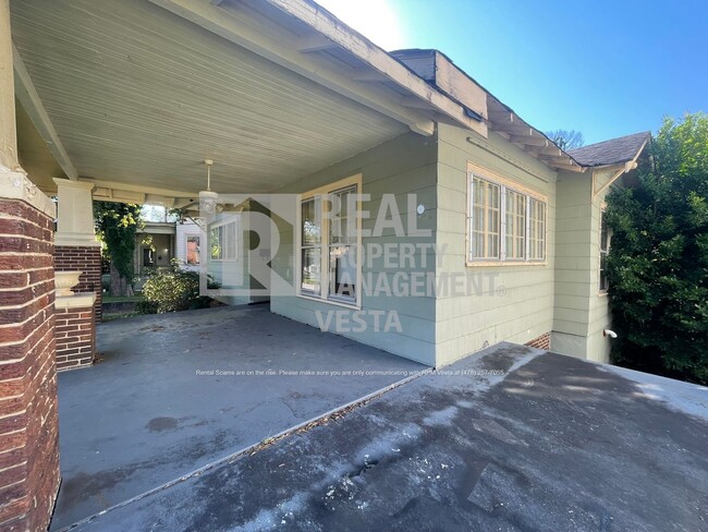 Building Photo - HALF OFF FIRST MONTH RENT - Historic Gem i...