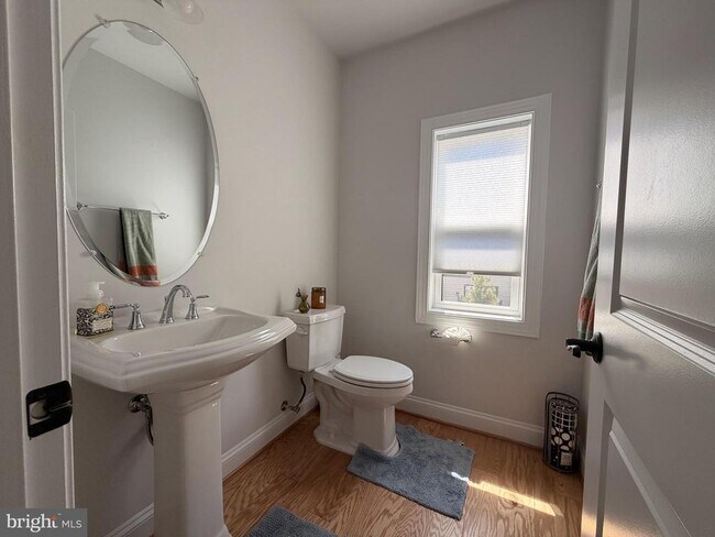 Building Photo - 12305 W Oaks Dr