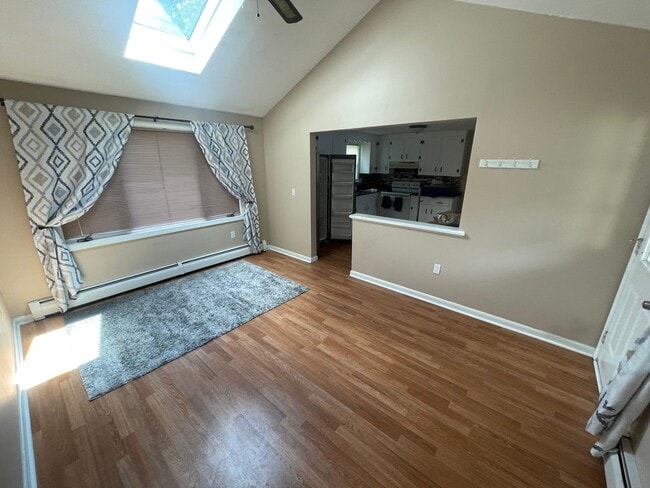 Building Photo - Single-Family Home in South Nashua
