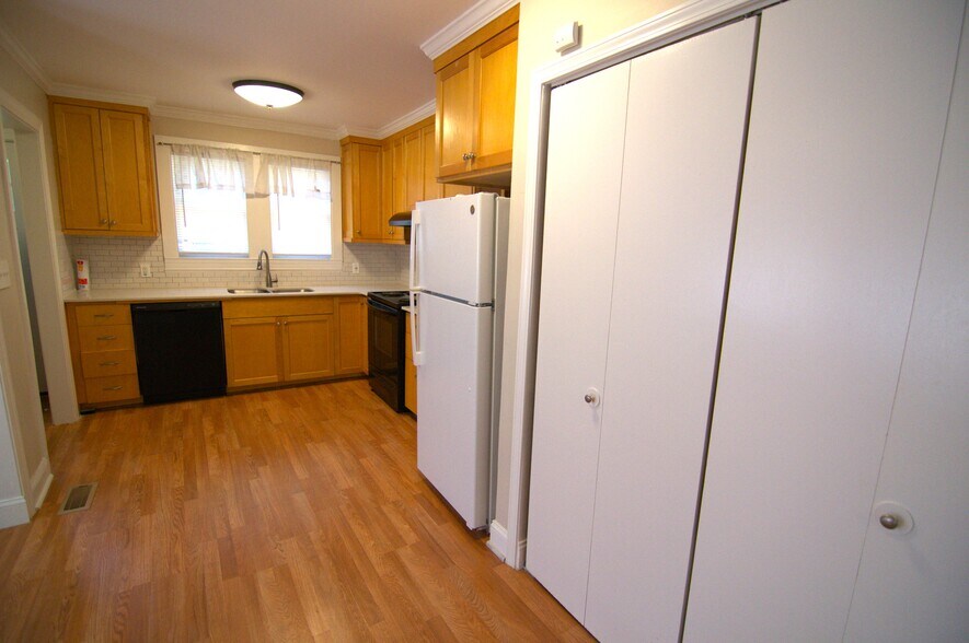 Building Photo - 524 S Confederate Ave