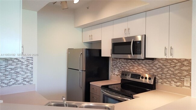 Building Photo - 755 SW 148th Ave