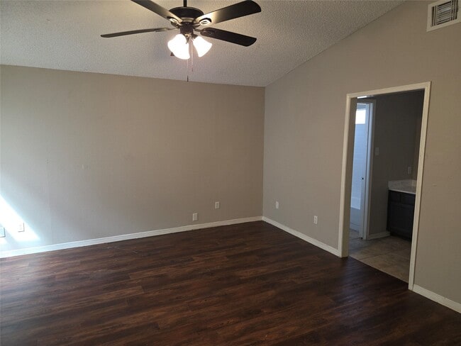 Building Photo - 6303 Gladewell Dr