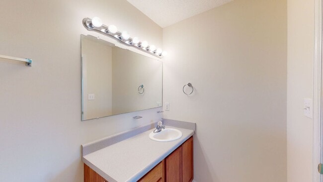 Building Photo - 504 Sumrell Way