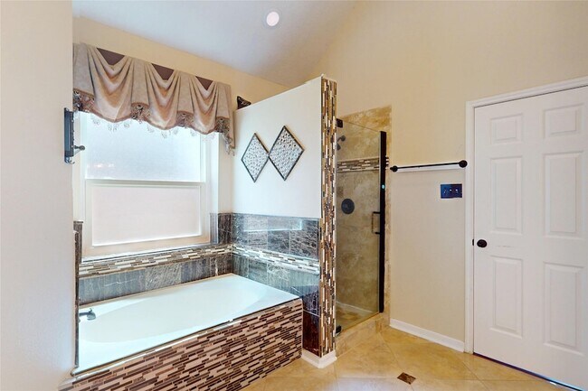 Building Photo - 4834 Zachary Ln