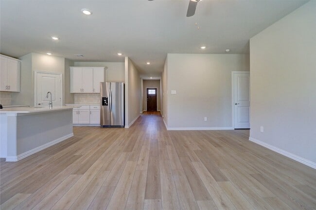 Building Photo - 3410 Pat Mayse Dr