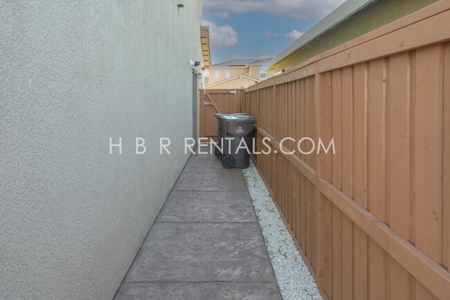 Building Photo - 1038 Osprey Dr