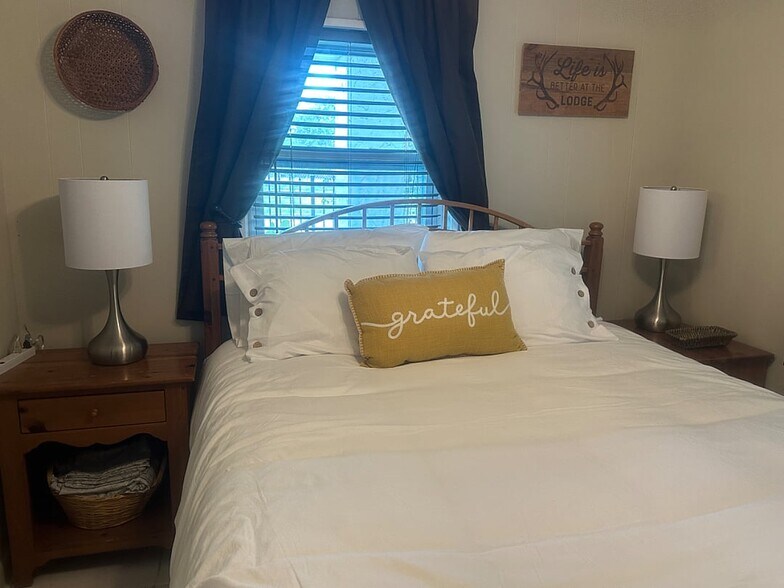 Building Photo - 22526 Old Dixie Hwy