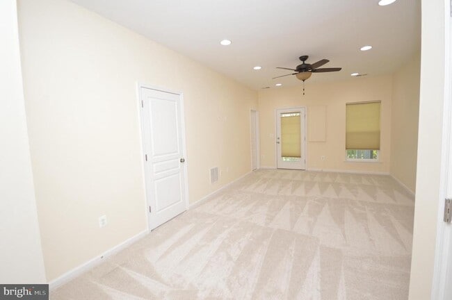 Building Photo - 1571 Renate Dr