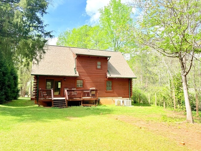 Building Photo - 413 Skyview Dr