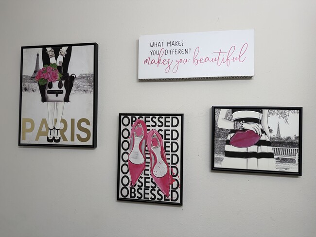 Building Photo - 304 E Fargo St