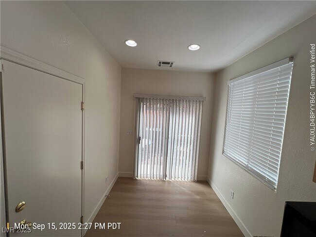 Building Photo - 9814 W Overlook Ridge Ave