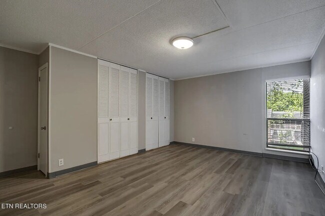 Building Photo - 400 Dublin Dr