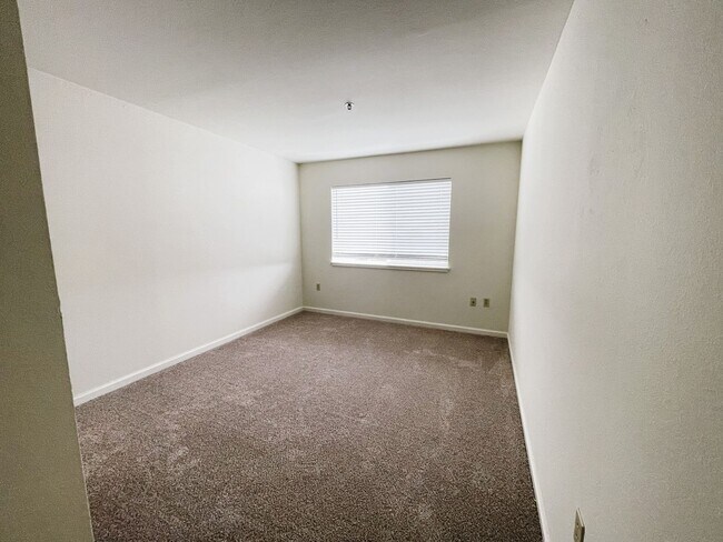 Building Photo - 1520 Noriega St