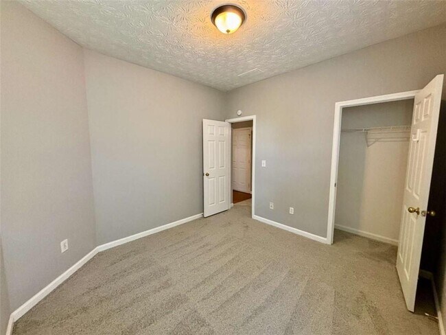 Building Photo - 889 Clairidge Elm Trail SW