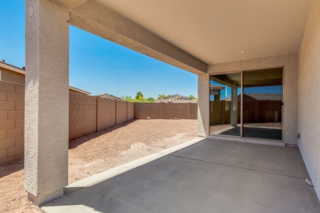 Building Photo - 5 bedroom/ 2 bath home in Casa Grande