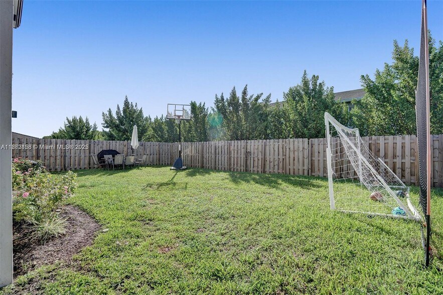 Building Photo - 268 NE 210th Way