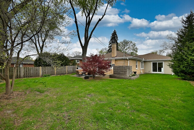 Building Photo - 2307 Edna Ave