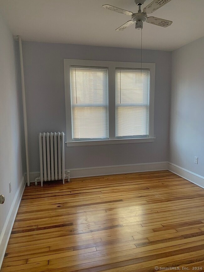 Building Photo - 419 High St