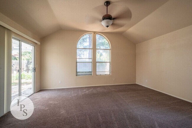 Building Photo - Fresno NorthEast Home, 3BR/2BA, Built 1989 – Across the street from Maple Creek Elementary!