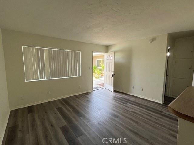 Building Photo - 45521 Sunset Ln