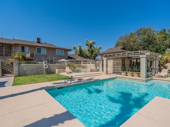 Building Photo - 1266 N 85th Pl