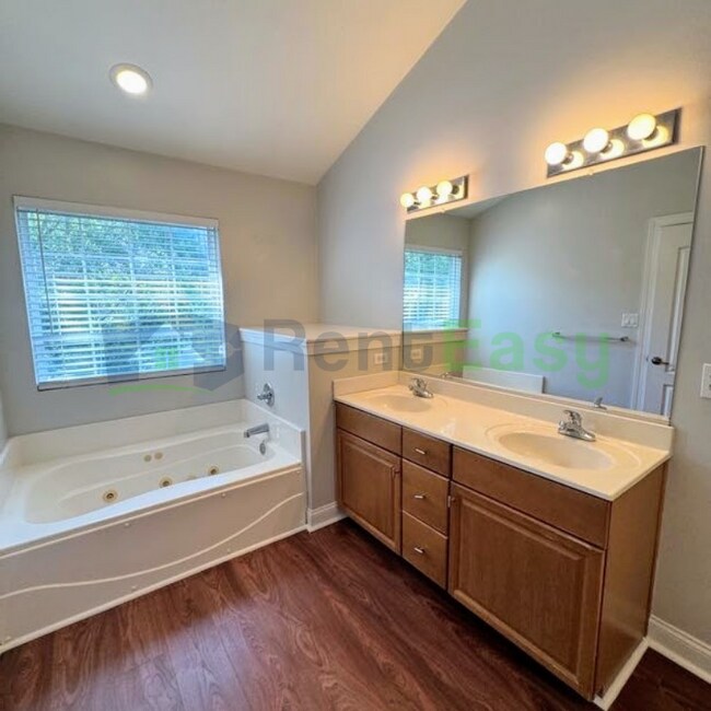 Building Photo - 4405 Harlesden Dr