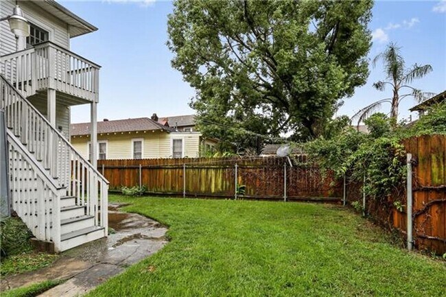 Building Photo - fst2315