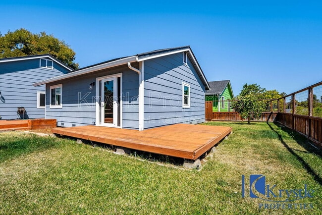 Building Photo - 530 N Regatta Dr