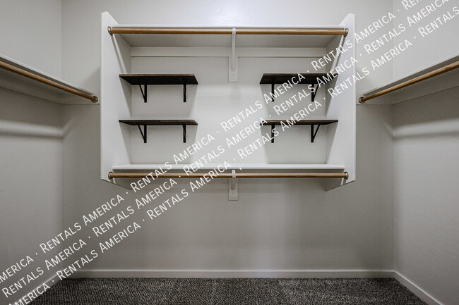 Building Photo - 544 N Alma School Rd