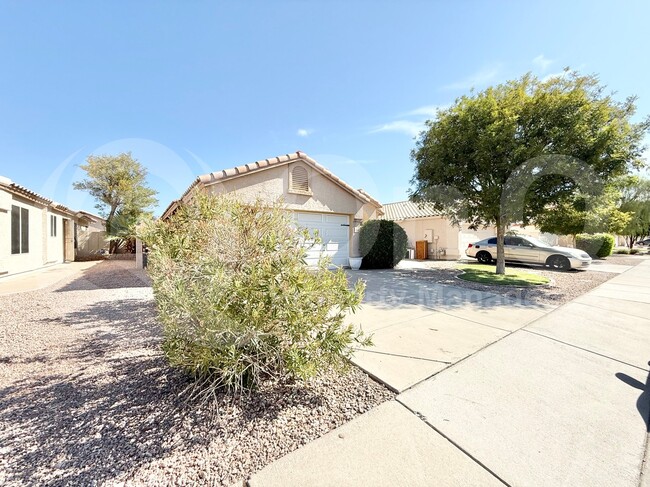 Primary Photo - 1150 W Lark Dr