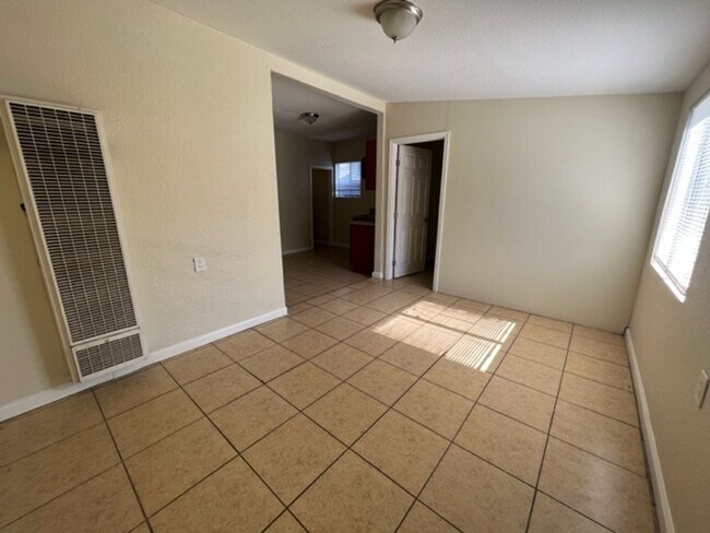 Building Photo - RV T 6951