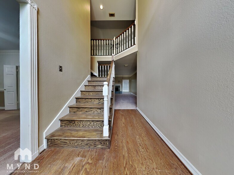 Building Photo - 19026 Owen Oak Dr