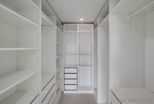 Building Photo - 14066 Crest Way