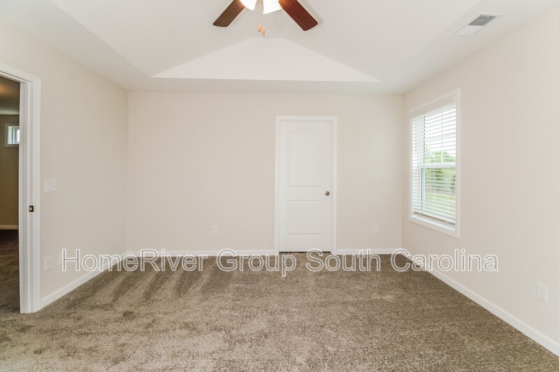 Building Photo - 224 Sundrop St