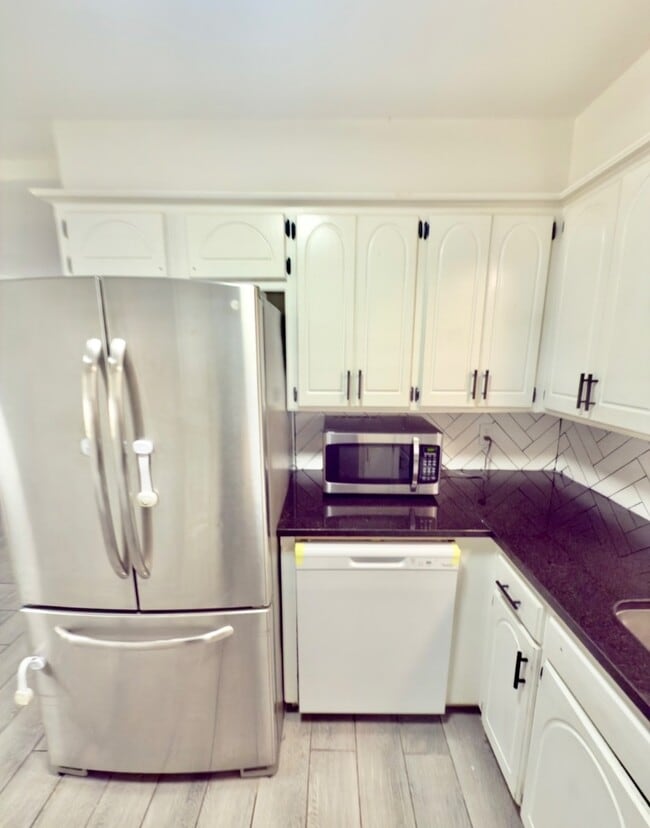 Building Photo - 4312 Meadowpark Dr