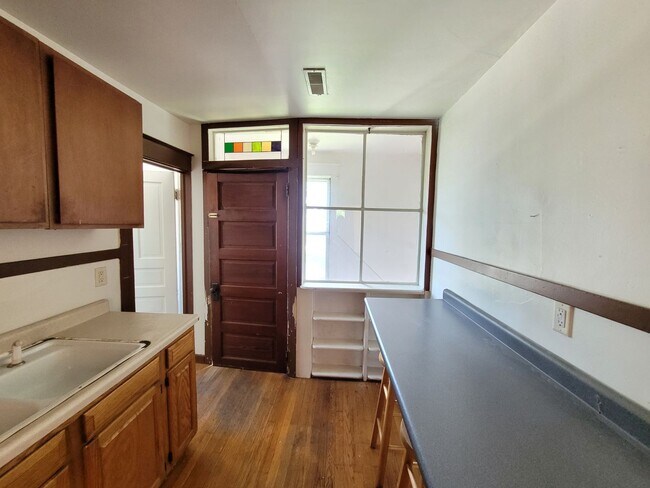 Building Photo - 1412 Market St