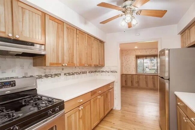 Building Photo - 4980 Ainsley Ave