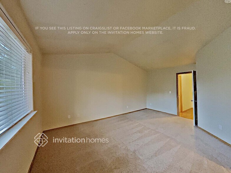 Building Photo - 2701 59th Ave NE