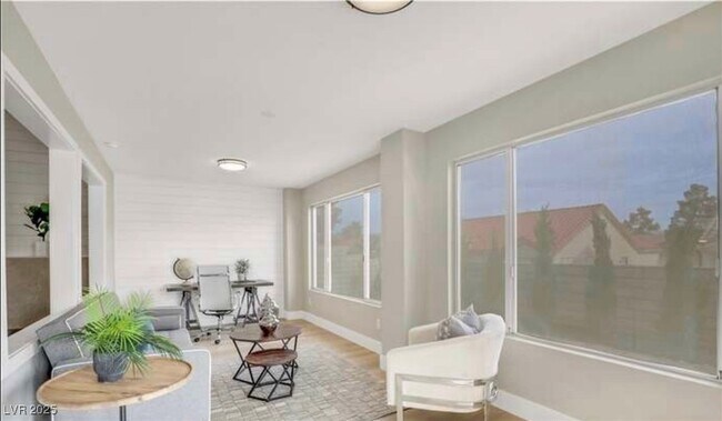 Building Photo - 2608 Desert Sands Dr