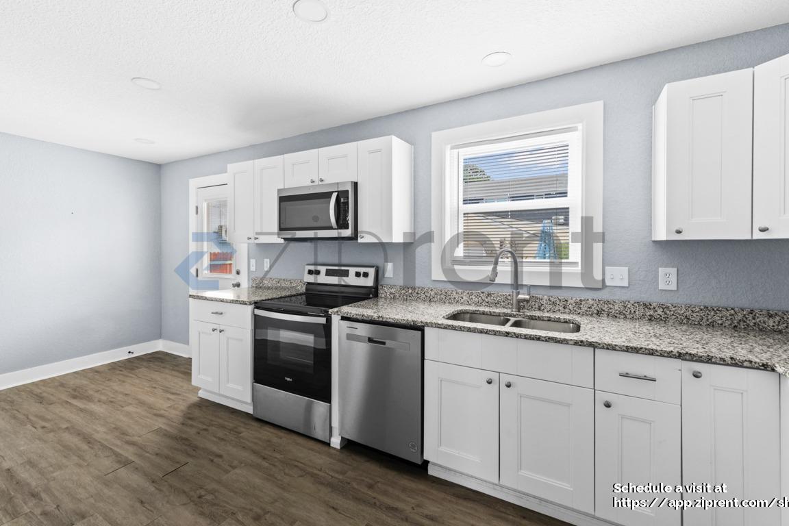 Building Photo - 965 W Ocean View Ave